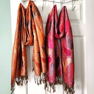 Pashmina scarves (×3)